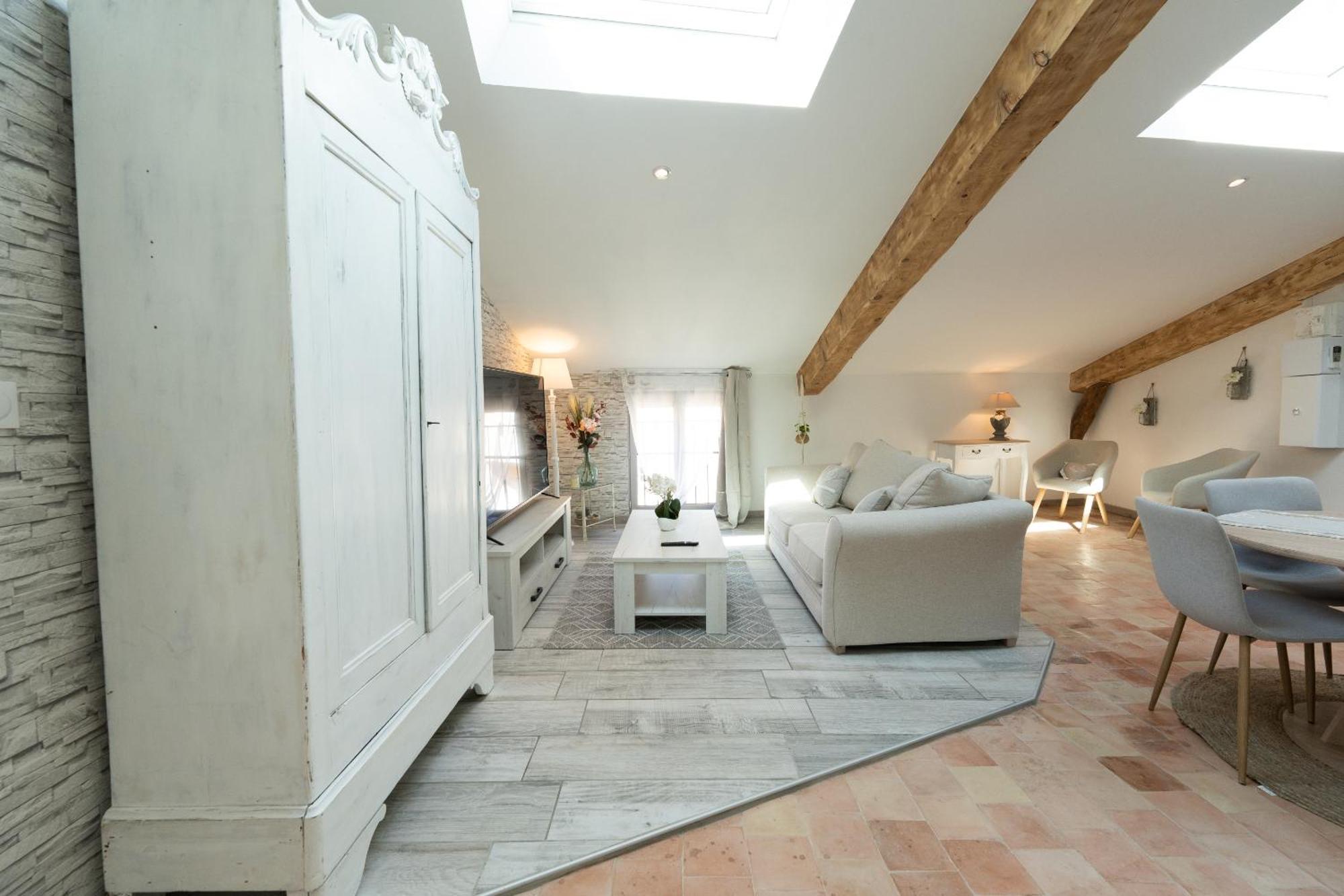 Le Lavandin Classe 3 Etoiles Riez Exterior photo