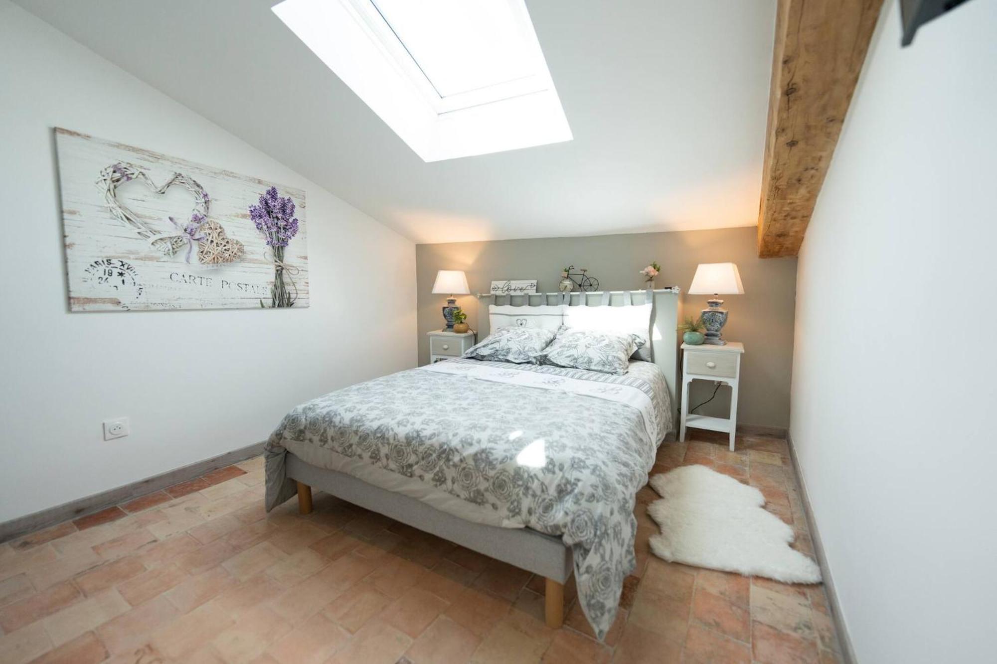 Le Lavandin Classe 3 Etoiles Riez Exterior photo
